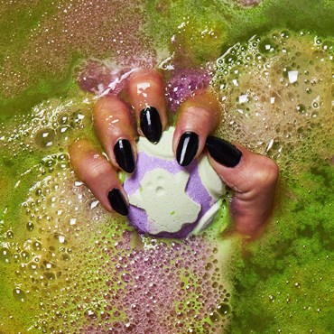Halloween в магазине Lush Halloween в магазине Lush